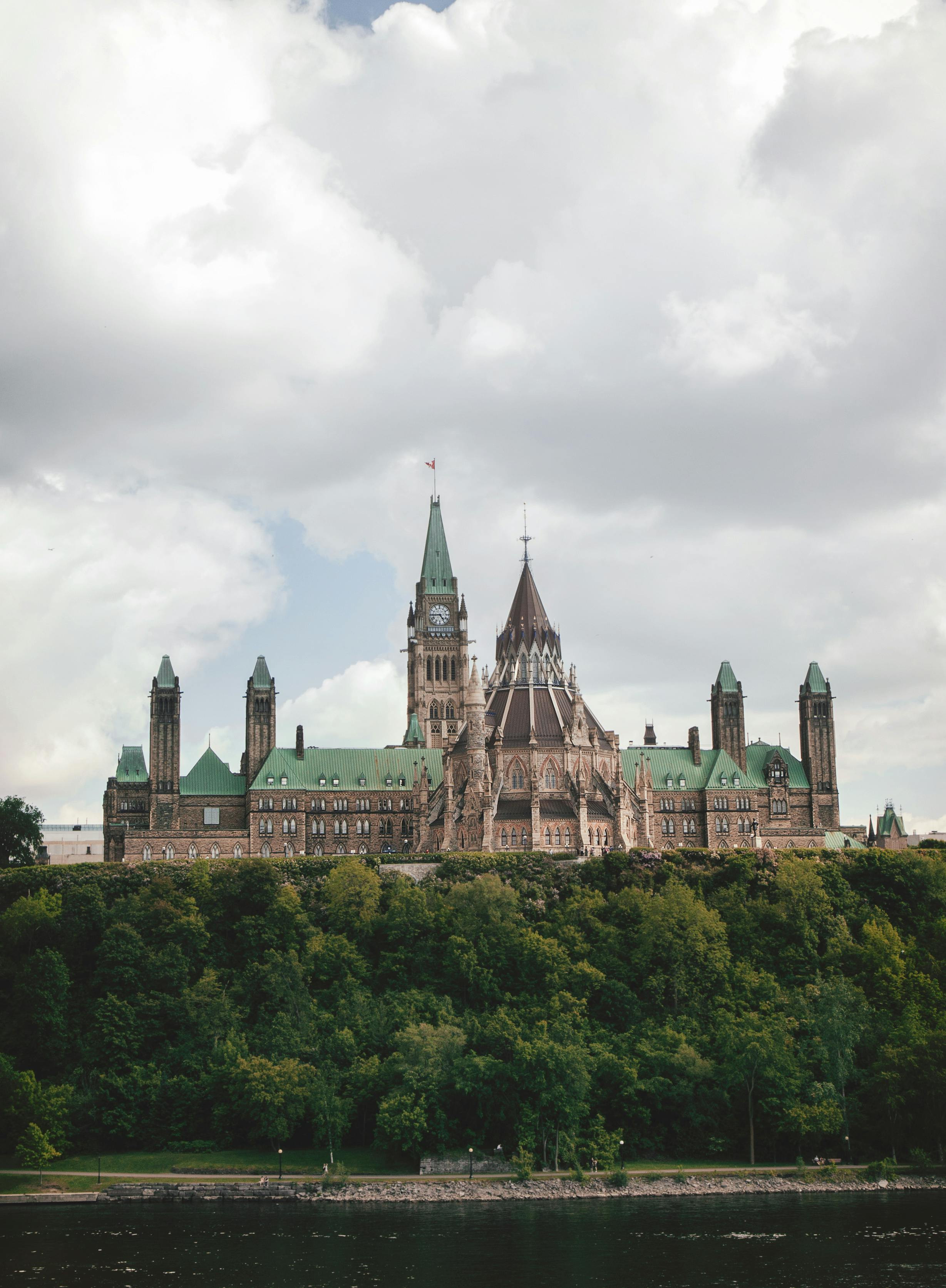 How Canadian SMEs Can Benefit from the New Nation Projects
